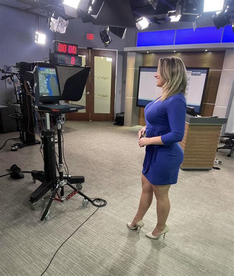 Robin Gwenn - KFXV McAllen TX : r/WeatherGirls