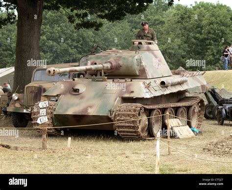 Panzer v panther -Fotos und -Bildmaterial in hoher Auflösung – Alamy