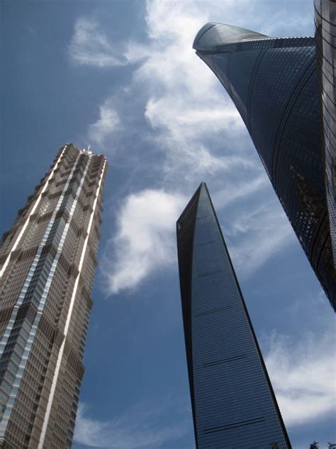 浦东的高楼有哪些,浦东三大高楼的绰号,上海三大高楼都叫什么_大山谷图库