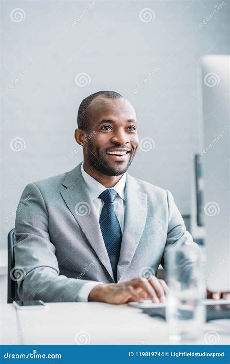 Smiling African American Businessman 的图像结果
