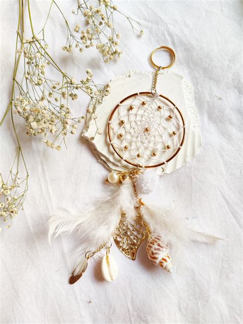 White Metal Dreamcatcher Keychain – The Bohemian Store