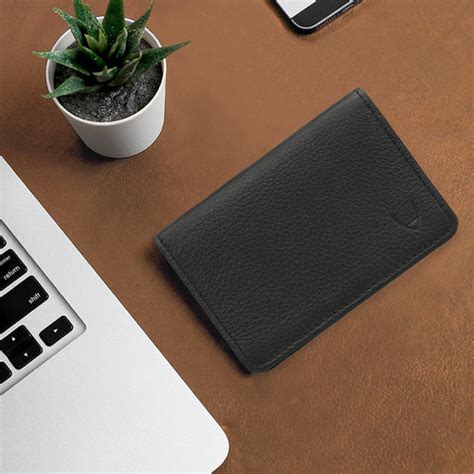 Top-notch Handcrafted Men's Leather Card Holders - Hidesign
