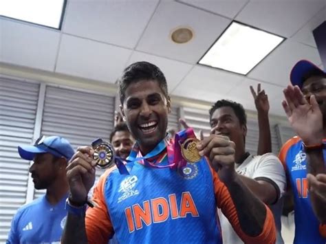 T20 WC: Jay Shah presents Suryakumar Yadav with 'Fielder of the Match ...