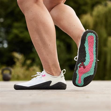 Motus Strength | Women's Barefoot Training Shoes | Vivobarefoot | Canada