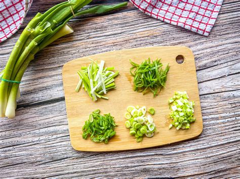 How to Cut Green Onions, Scallions and Spring Onions - Weekday Pescatarian