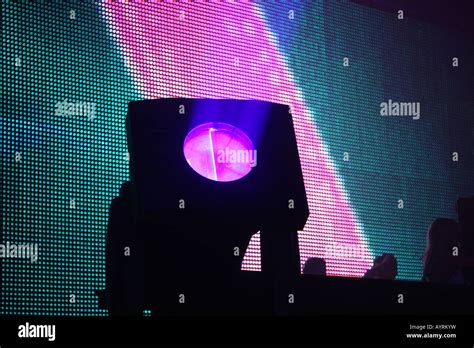 Techno Dance Party 的图像结果