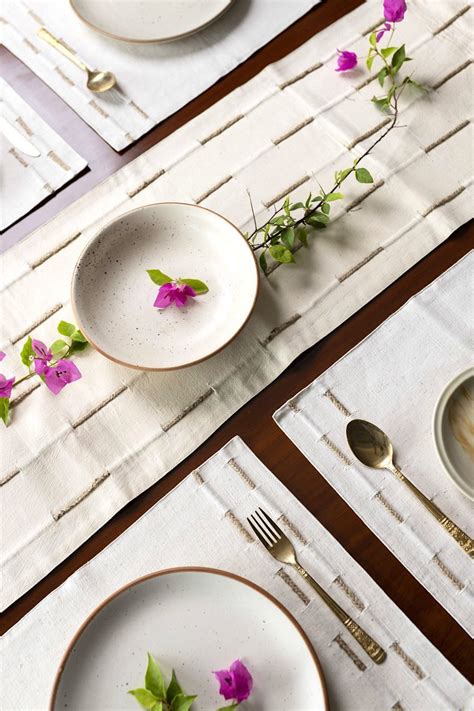 Buy Elysian Dining Table Runner And Mats Set of 8 Online