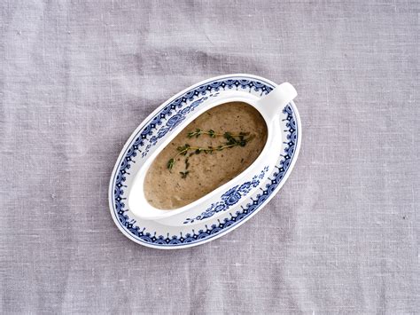 Slow Cooker Vegetarian Mushroom Gravy | Savory