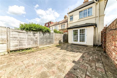 Beverstone Road, Thornton Heath, CR7 - Truuli