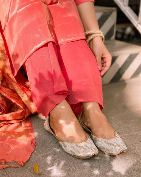 First Love Jutti Embroidered with Pearls - Pastels and Pop