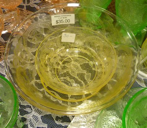 Peacock and Wild Rose Bowl – Beautiful Pieces from Depression Glass Show