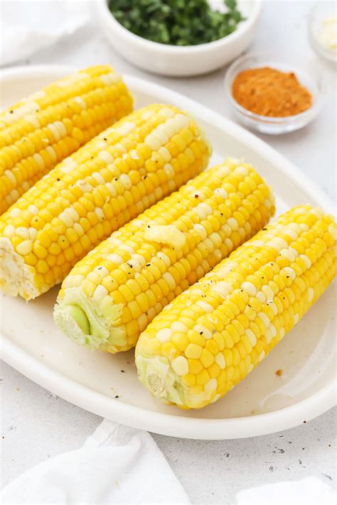 How To Boil Corn On The Cob Perfectly Every Time (Easy!)