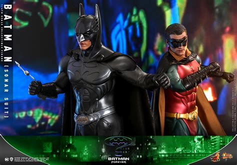 发布《蝙蝠侠: 侠影之谜》蝙蝠侠1:4比例珍藏人偶 收藏必备! | Hot Toys