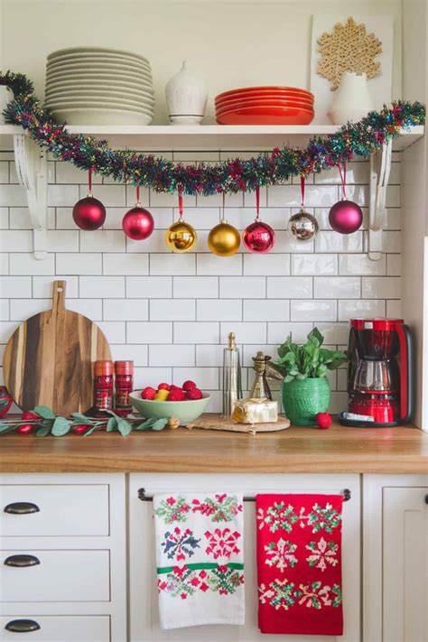 15 Festive Christmas Kitchen Decor Ideas You'll Love