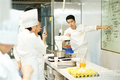 在南京学习烘焙要多少钱？学多久？_南京欧米奇国际西点西餐学院
