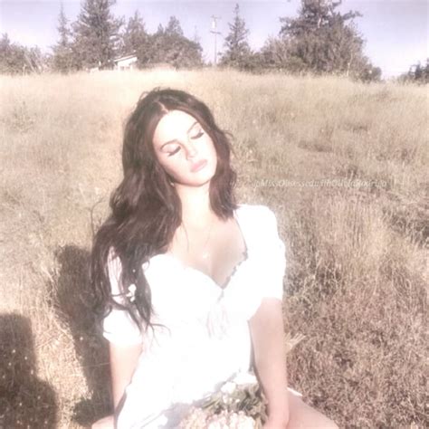 Lana Del Rey pfp || Mine 💗 | Lana del rey, Letras de lana del rey, Lana ...