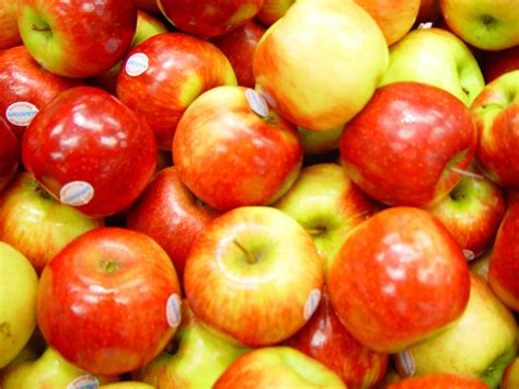 Closeup juicy red apple stock photo. Image of closeup - 38943902