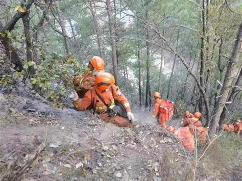 雅江森林火灾蔓延形成3个火场 1200余人正在扑救 - 新闻频道 - 中山网