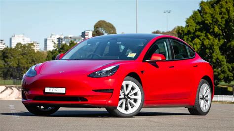 Tesla Model 3 RWD & LR Lose $7,500 Tax Credit Eligibility, Model Y Variants Remain Eligible ...