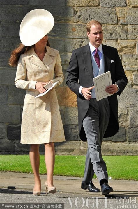 英国凯特王妃惊喜现身切尔西花展，鼓励孩子们努力工作_腾讯新闻