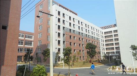 湛江市第二中学怎么样、好不好(2023参考)