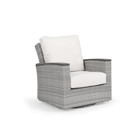 Retreat Outdoor Wicker Swivel Glider - Leaders Furniture