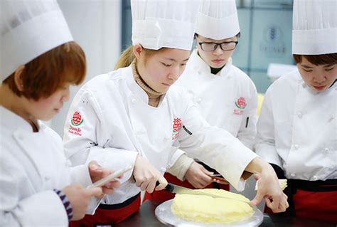 汉中市烘焙培训学校哪个最好_汉中厨师培训_陕西新东方烹饪学校