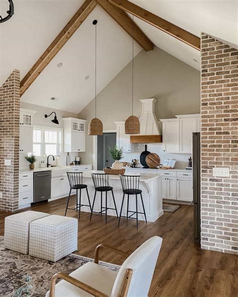 19 Vaulted Ceiling Kitchen Designs to Spark Your Imagination