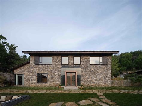Nanchawan stone House in Yichang B&B Phase II. by The Design Institute ...