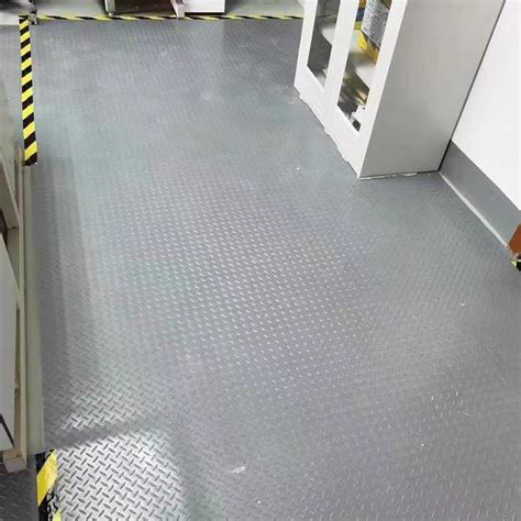 Amazon.com: Large Gray Garage Mats for Floor Rubber Heavy Duty 1/5 ...