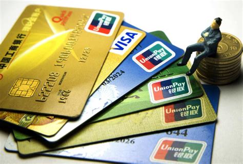 你知道你的信用卡年费是多少吗？教你如何快速查询信用卡年费 - 知乎