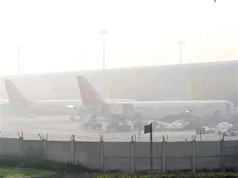 delhi flights status: Delayed flights, angry passengers: Air travel ...
