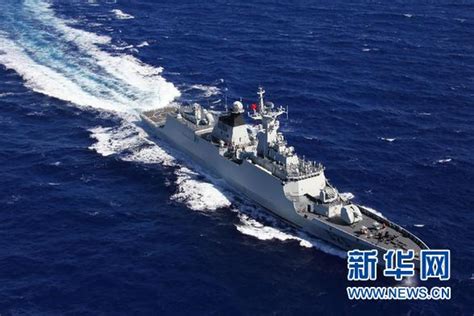 151"郑州舰"正式进入海军服役