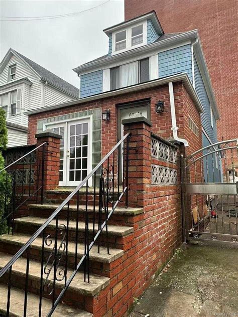 62-66 Austin St, Rego Park, NY 11374