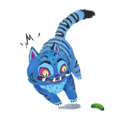 Синий тигр с полосатым узором осторожно подходит к огурцу на земле ...