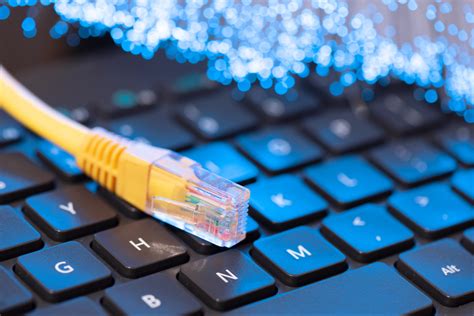 Fiber Internet vs WiFi: Key Differences, Pros, & Cons