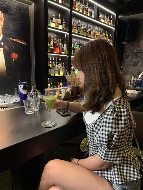 探访年轻女孩为什么喜欢去酒吧，实拍广州酒吧街，终于在这找到了答案