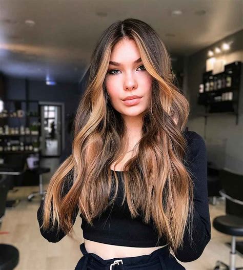 35 Stunning Money Piece Hair Highlights for a Face-Framing Trend