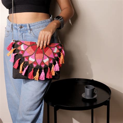 Pommed August – Sanskriti777