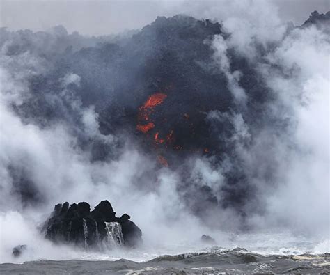 Robots Study Lava From Kilauea Volcano as It Flows Into Sea | Newsmax.com