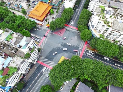 赞！桂林市区21个路口道路交通设施焕然一新_腾讯新闻
