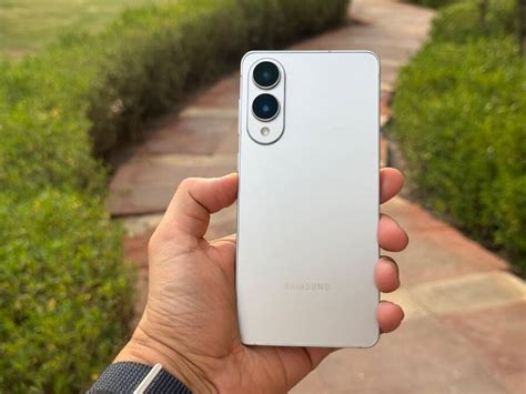 Samsung Galaxy S25 Edge First Impressions: Design, Performance, and AI ...