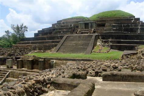 Image result for Pyramide Maya