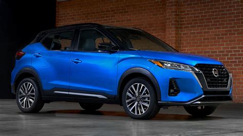 Nissan Kicks - features, options, photos, video, review