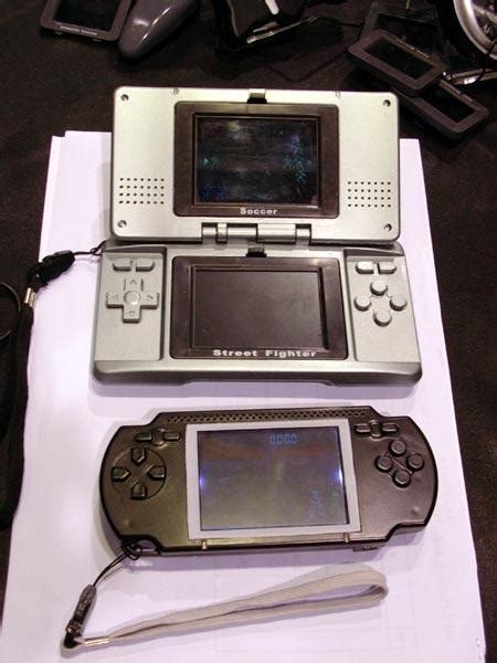 PSP和NDS仿制品惊现“香港游戏和玩具展2005”_新浪游戏_新浪网