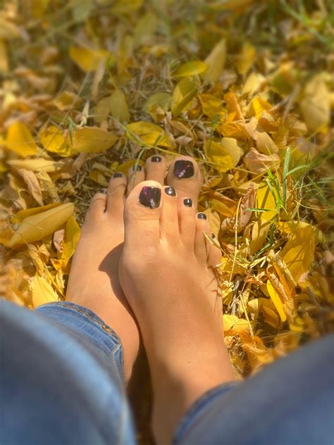 Fall feet 🍁🍂 | Scrolller