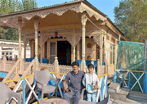LUXURY SCOTLAND GROUP OF HOUSEBOAT (Srinagar, Kashmir) - Hostel Reviews ...