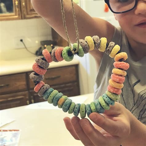 Crayons and Critters: DIY Fruit Loop Bird Feeder!