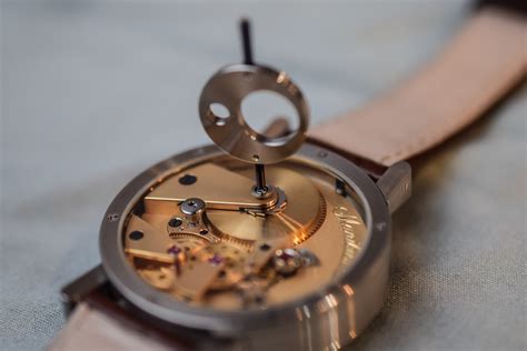 The ABCs of Time - How Are Mechanical Watches Wound? A Guide to ...