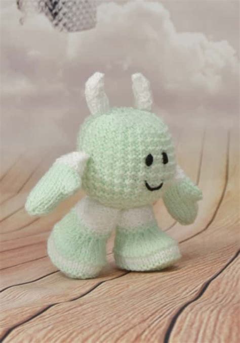 Alien Knitting Pattern 的图像结果